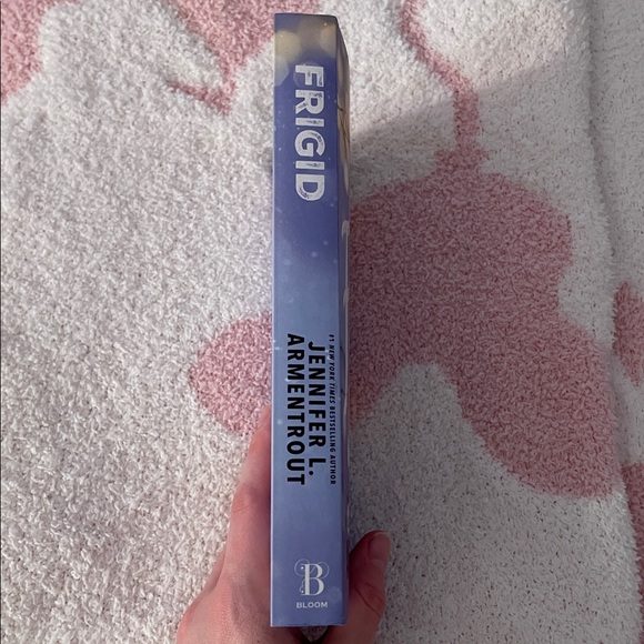 Frigid book - Picture 3 of 4